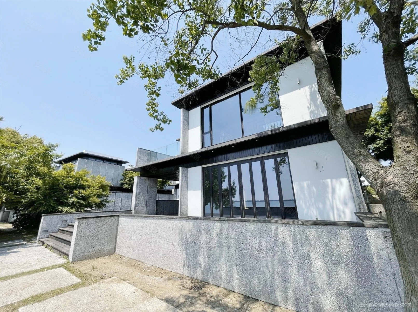 Self-built house window selection: comparison between 80 Series single casement windows and broken bridge aluminum